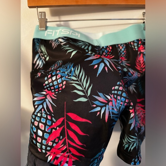 Wanderlust Shorts - Tropica Fitspi - Picture 3 of 7